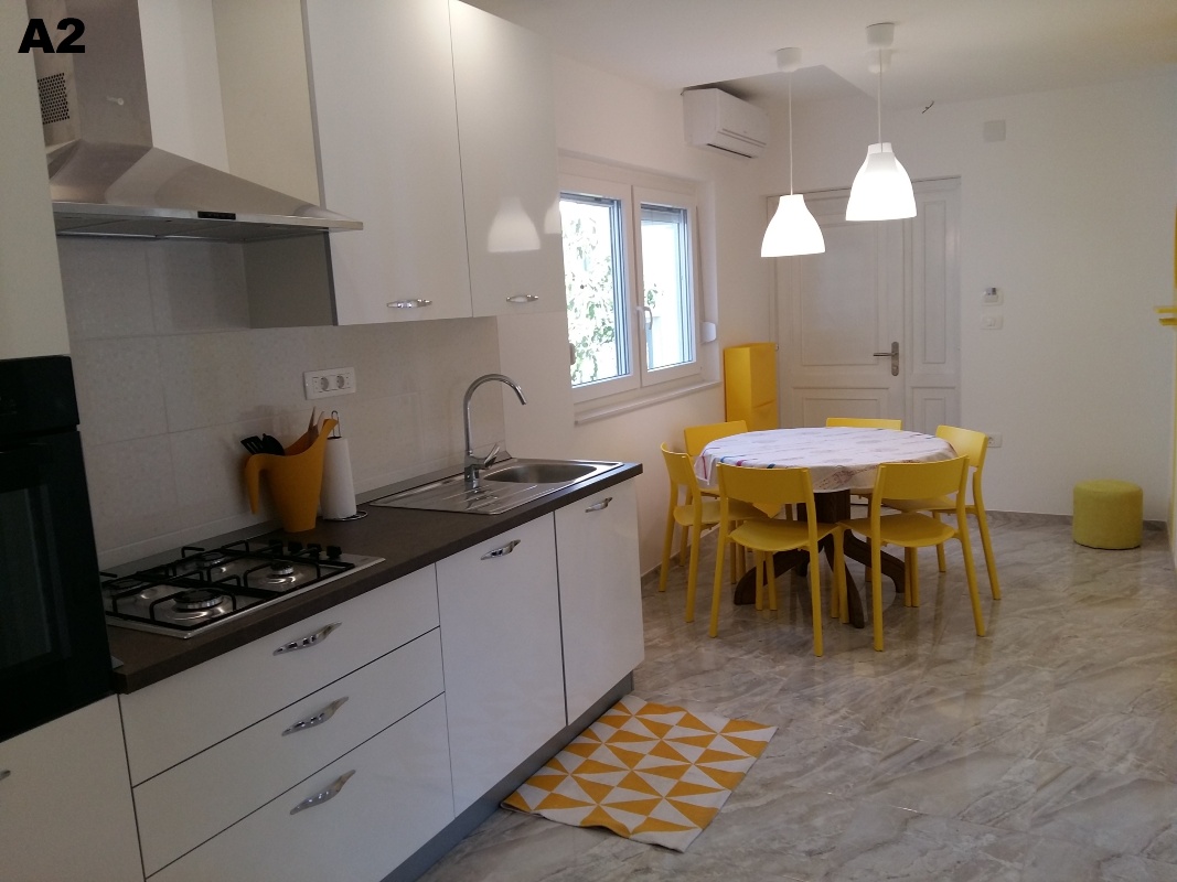 Murter Žuti Apartman 4+2